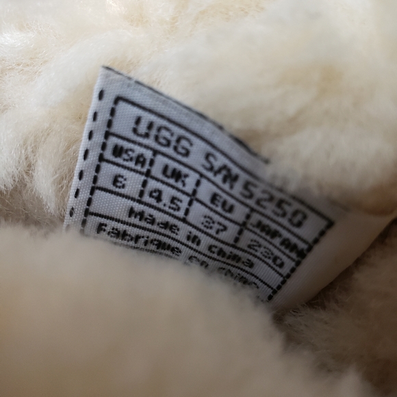 UGG Women's Ultimate Tall 5250 Beige Sheepskin - Picture 8 of 8